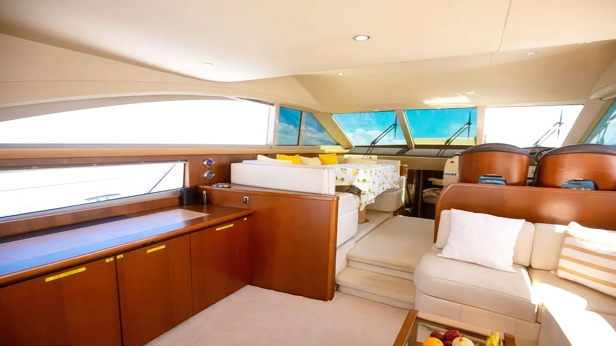 Аренда моторной яхты Princess 54 на Пхукете, Таиланд